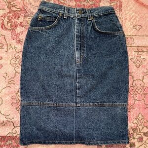 Levi's 80s Vintage Blue Denim Jean Skirt Zipped Split back hem - Size